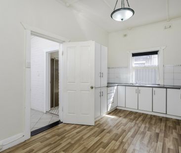 Charming Home in Prospect - Photo 5