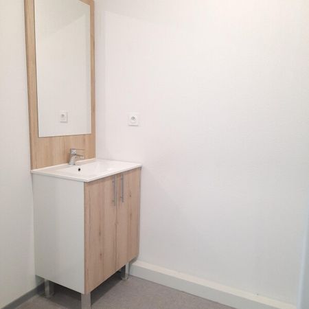Location Appartement 1 pièce 18m² NIMES 30000 - Photo 3