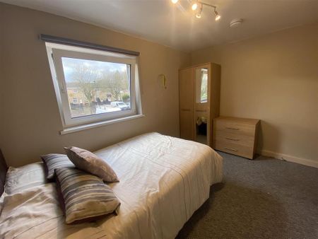 1 bedroom in a house share to rent - Photo 4