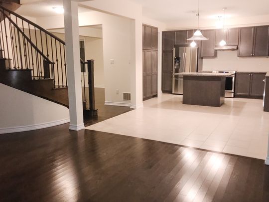 For Lease - 30 Deepwood Crescent, East Gwillimbury, Ontario - Photo 1