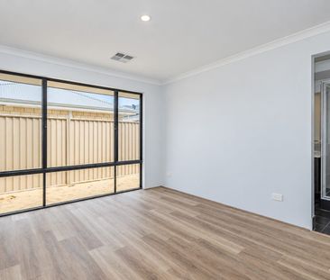 Brand New Home with Added Value – Extra Theatre, Study & Kitchenette - Photo 5