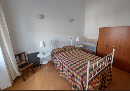 Casa Térrea T1 Zona calma totalmente renovada. Arrendamento de Outubro a Maio - Photo 3