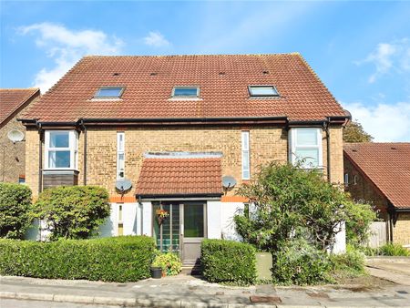 Colburn Crescent, Guildford, Surrey, GU4 7YZ - Photo 4