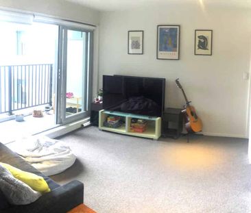 In the Heart Of The City - Photo 2