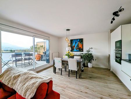 Location Appartement 4 pièces 95m² - Photo 2