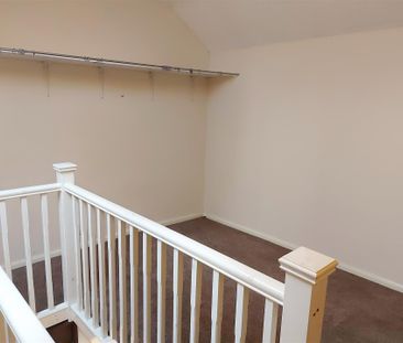 3 bedroom Terraced House to rent - Photo 6