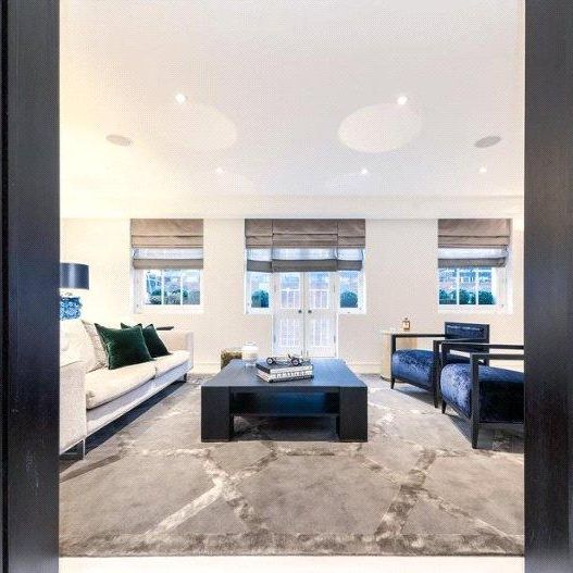 4 bedroom terraced house to rent - Photo 1