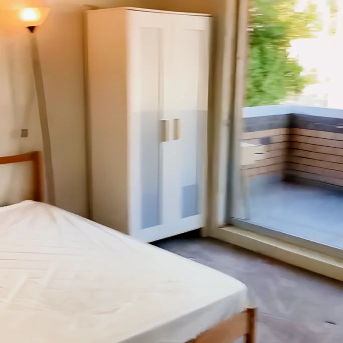 4 bed 2 bath - Photo 1