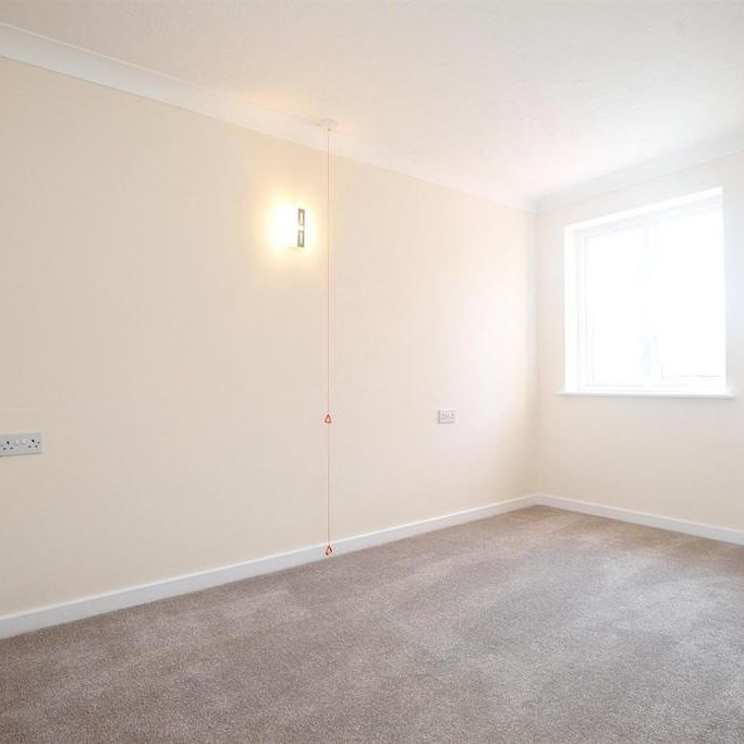 1 bedroom retirement property to rent - Photo 1
