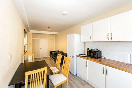 4 bedroom house to rent - Photo 2