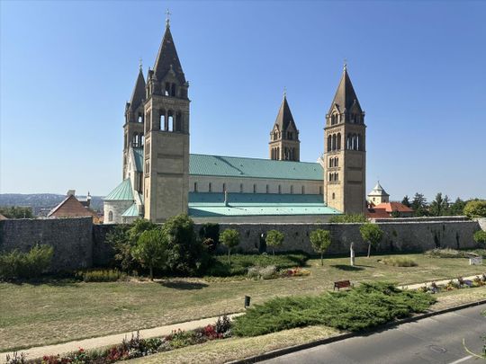 Kiadó jó állapotú lakás - Pécs - Fotó 1