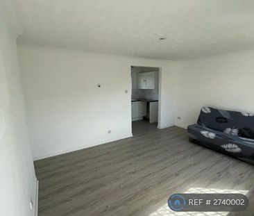 2 bedroom maisonette to rent - Photo 2