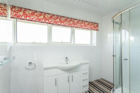 4 bedroom detached house to rent - Photo 5