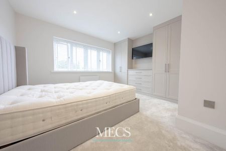 5 bedroom detached house to rent - Photo 4