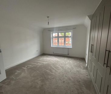 4 bedroom detached house to rent - Photo 6