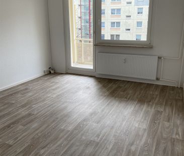 Kleine 3-Raumwohnung mit Aufzug und großem Balkon - Photo 3