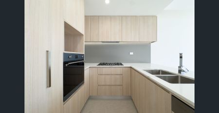 Modern Two-Bedroom Apartment in the Heart of Castle Hill - Photo 4