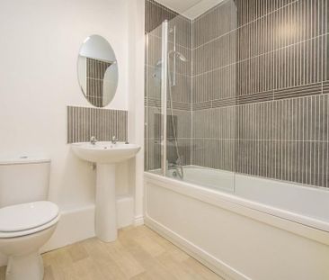 4 bedroom townhouse to rent - Photo 3