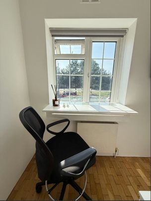 Room in a Shared Flat, Burnham Court, NW4 - Photo 1