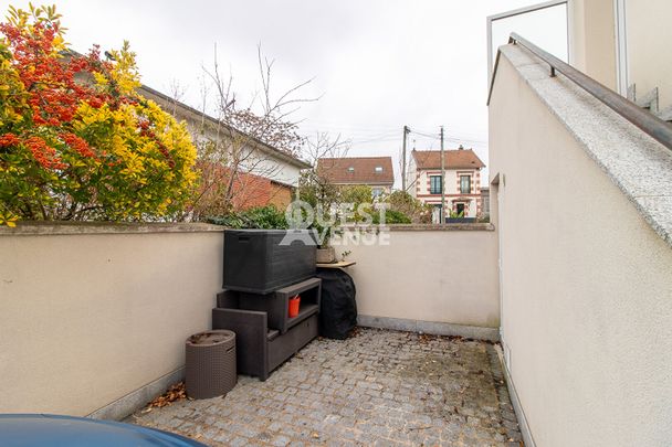 Duplex 3 chambres avec cour et parking à 2 minutes de la gare de Sartrouville., - Photo 1