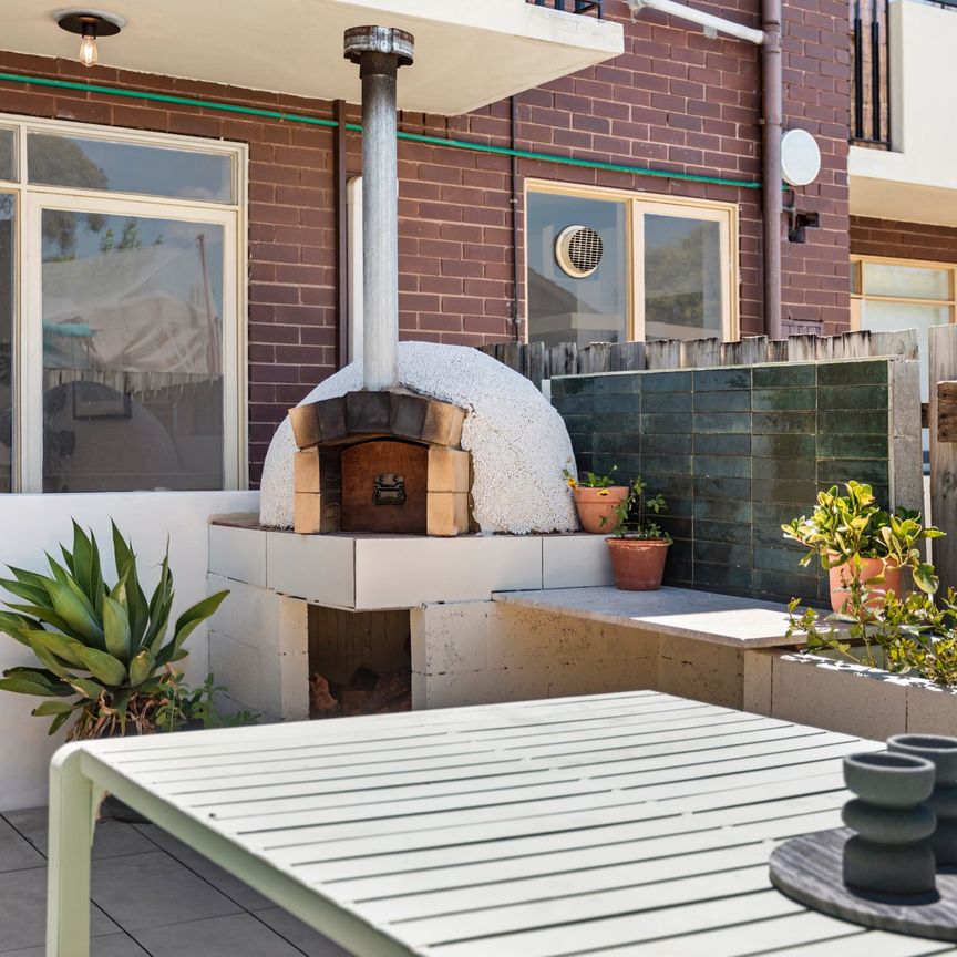Ground Floor Apartment with Huge Entertainers Courtyard - Photo 1