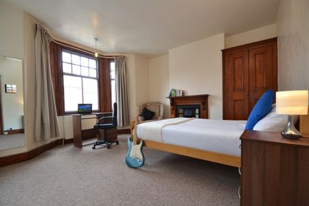 Stretton Road (7 bed) - Photo 5