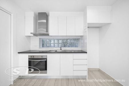 Granny flat living - Access at Rear Lane - Photo 3