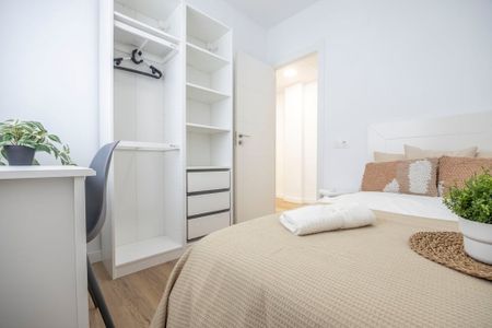 Avinguda de la Plata, Valencia, Valencian Community 46004 - Photo 2