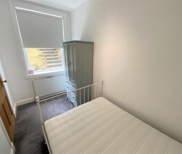 3 bedroom apartment to rent - Photo 4