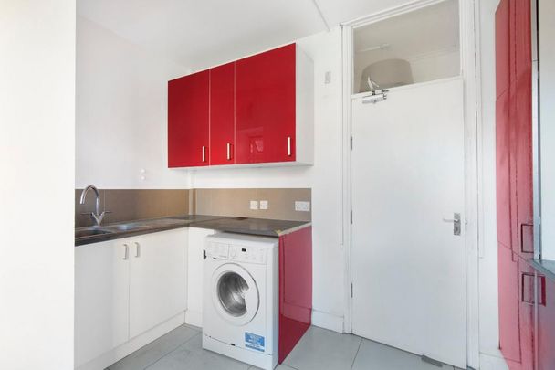 3 bedroom flat to rent - Photo 1