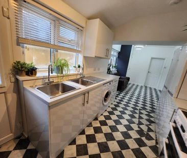 1 bedroom in a house share to rent - Photo 6