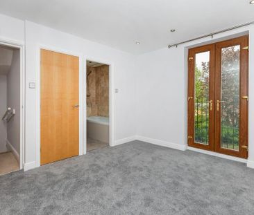 3 bedroom end of terrace house to rent - Photo 6