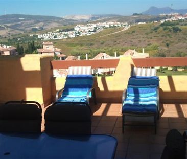 3 Bedroom Apartment For Rent in La Duquesa, Málaga - Photo 2