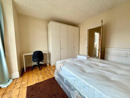 4 bedroom detached house to rent - Photo 3