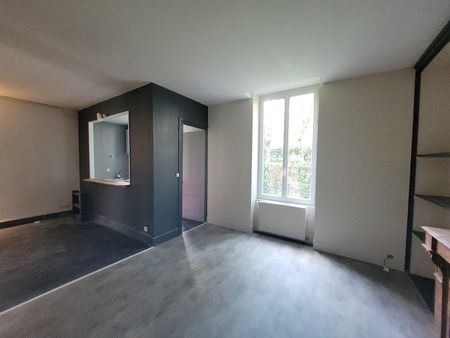 Location Appartement 3 pièces 79m² LYON 9ème - Photo 3