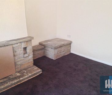 Blackmoorfoot Road, Crosland Moor, Huddersfield, HD4 - Photo 2