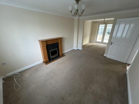 4 bedroom detached house to rent - Photo 3