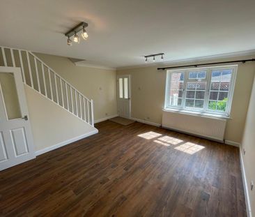 3 bedroom terraced house to rent - Photo 2