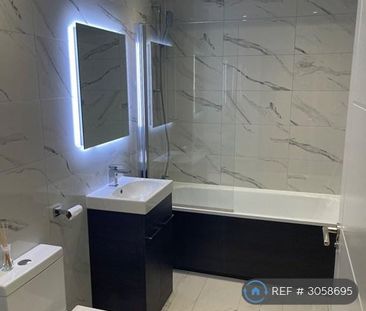 3 bedroom flat to rent - Photo 6
