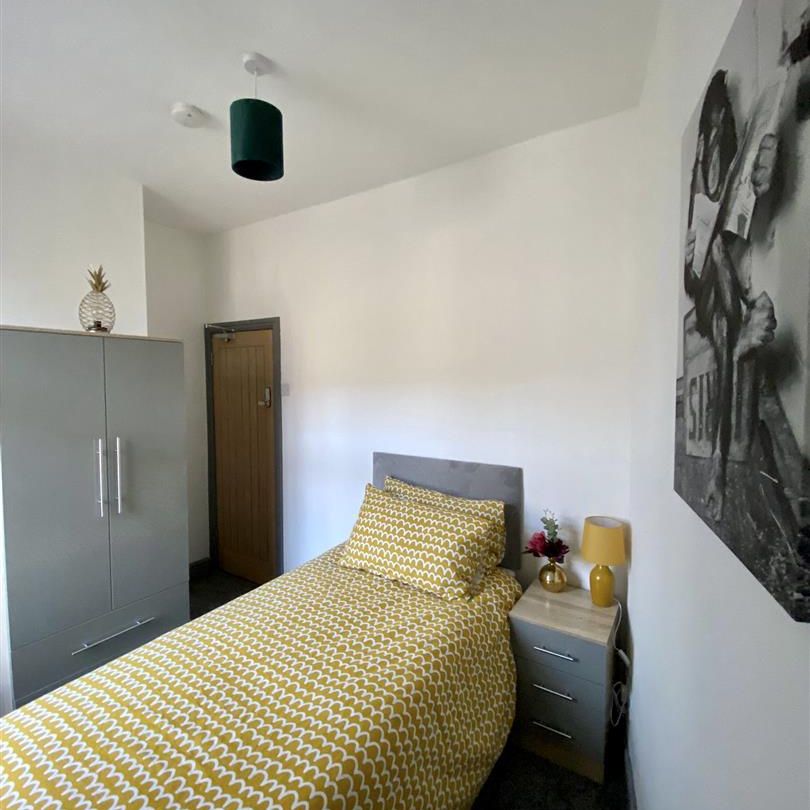 1 bed house share to rent in Woodbine Road, Burnley, BB12 - Photo 1