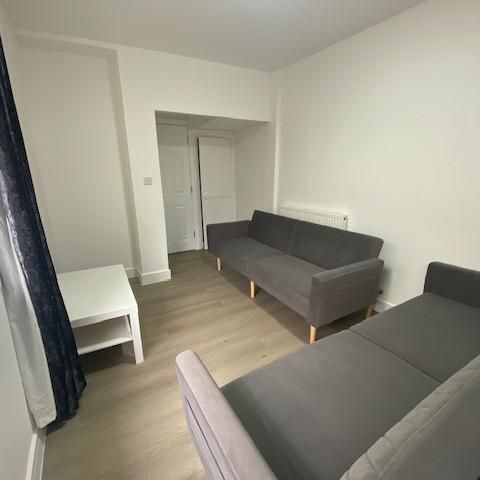 5 bedroom property to rent - Photo 1