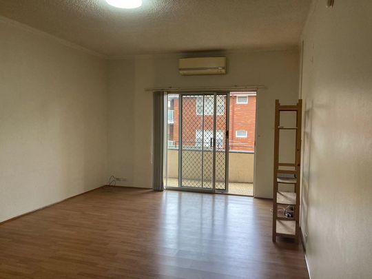 Spacious 2-Bedroom Unit with Balcony & Garage in a Quiet Street - Photo 1