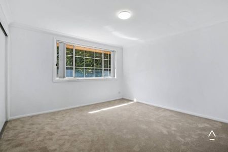 Modern and fully renovated 3-Bedroom Townhouse - Photo 4