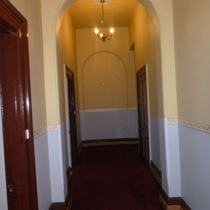 "Character and Charm"! - Photo 1