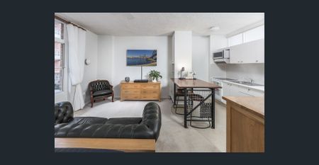 **First Open for Inspection, 9.00-9.15 Saturday (15/11/25)** Fully furnished studio in exceptional harbour setting - Photo 3