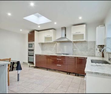 Room in a Shared House, Kings Road, HA2 - Photo 2