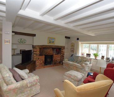 4 bedroom semi-detached house to rent - Photo 2