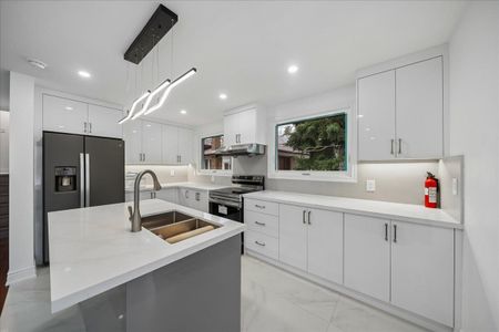 For Lease - 16 Flavian Crescent Unit# Main Floor & upper Floor, Toronto, Ontario - Photo 3