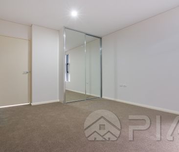 Spacious Two Bedrooms Apartment For Lease ! - Photo 3