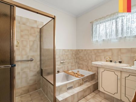 1 Franklin Court, Paradise SA, Belconnen - Photo 3